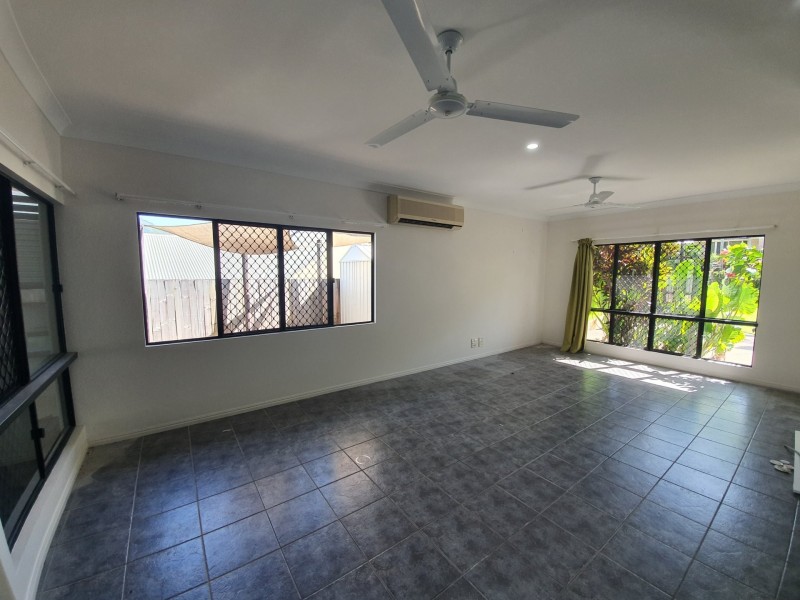 42 Red Ochre Street, Redlynch QLD 4870