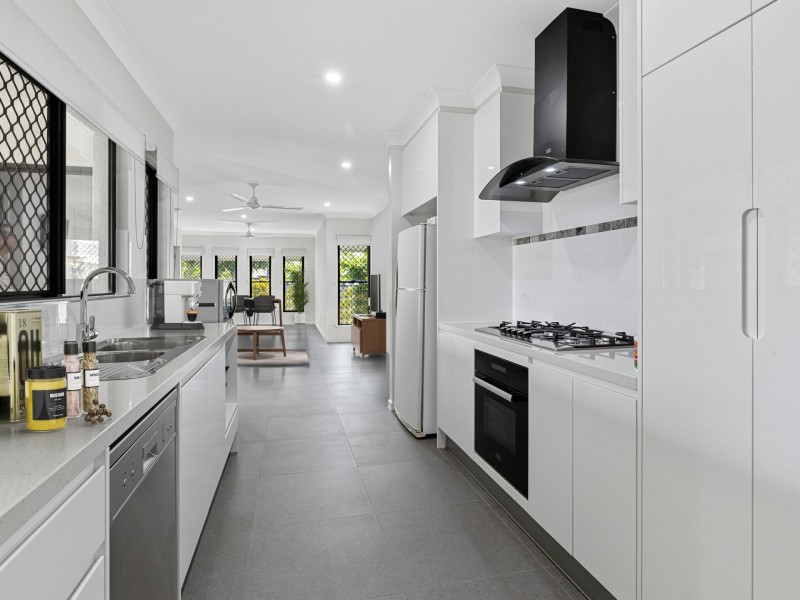 41 Ainslie Place, Smithfield QLD 4878