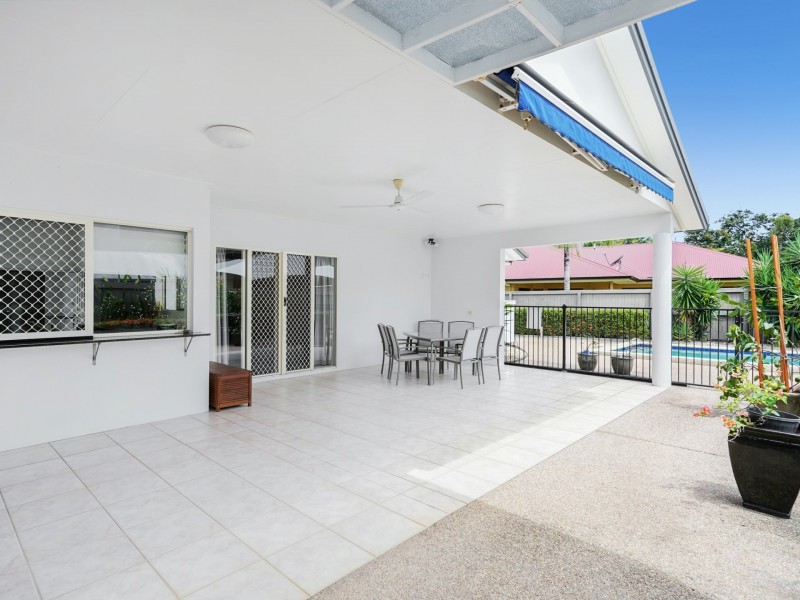 4 Aroona Street, Caravonica QLD 4878