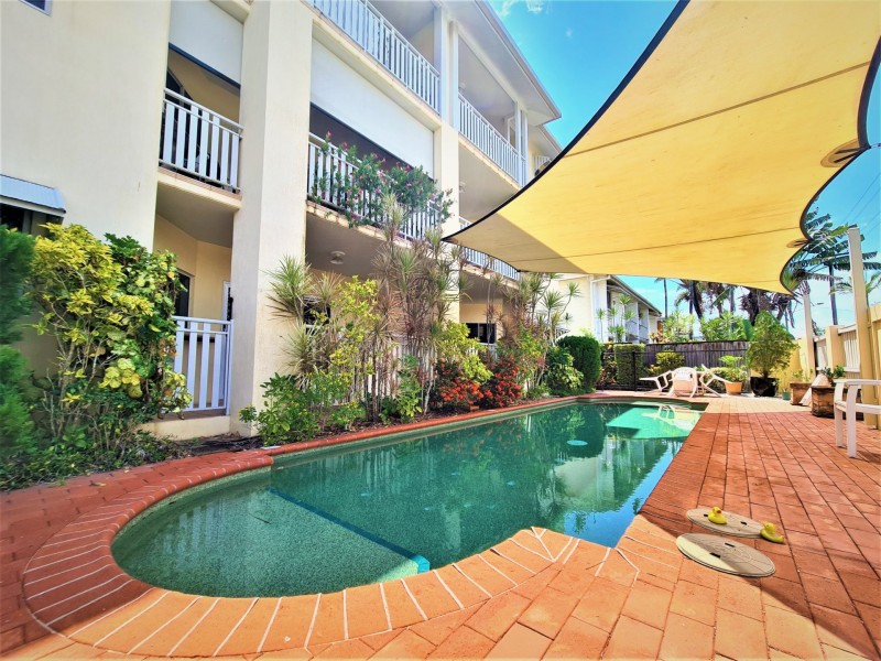 2/190 Buchan Street, Westcourt QLD 4870