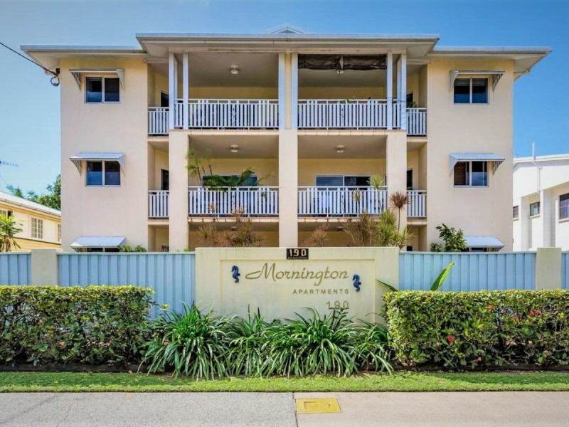 2/190 Buchan Street, Westcourt QLD 4870