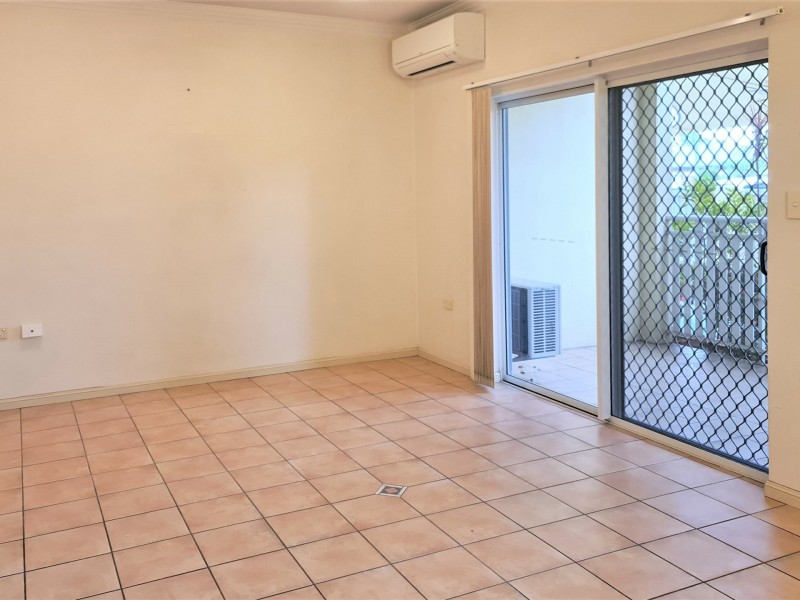 2/190 Buchan Street, Westcourt QLD 4870