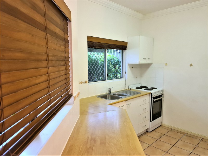 2/190 Buchan Street, Westcourt QLD 4870