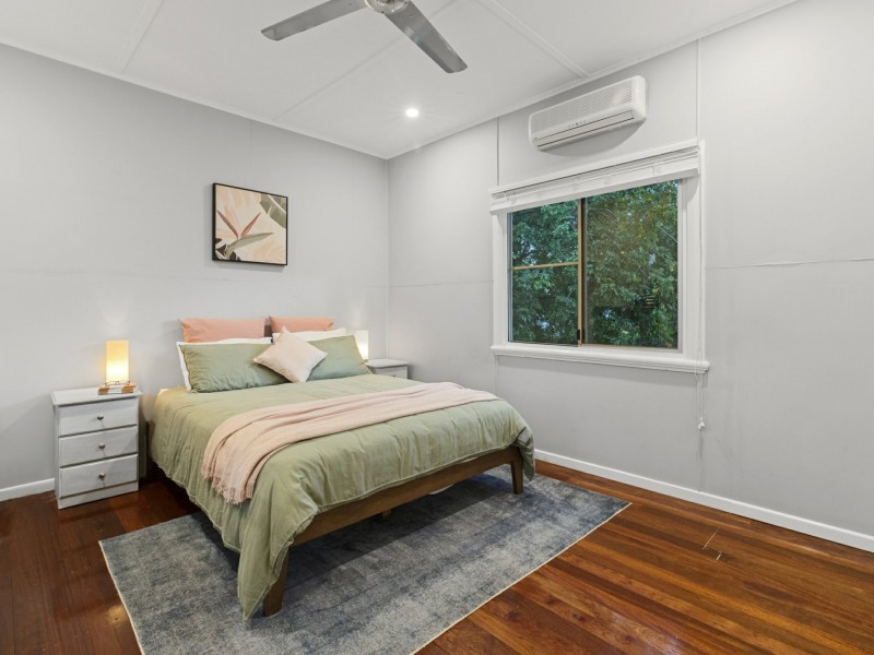 6 Draper Place, Whitfield QLD 4870