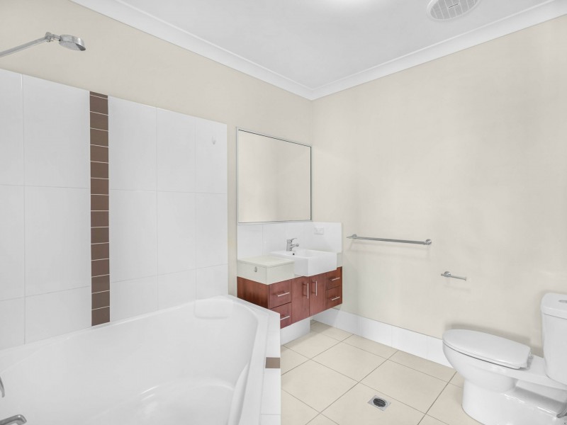 19/1-15 Robson Street, Mooroobool QLD 4870