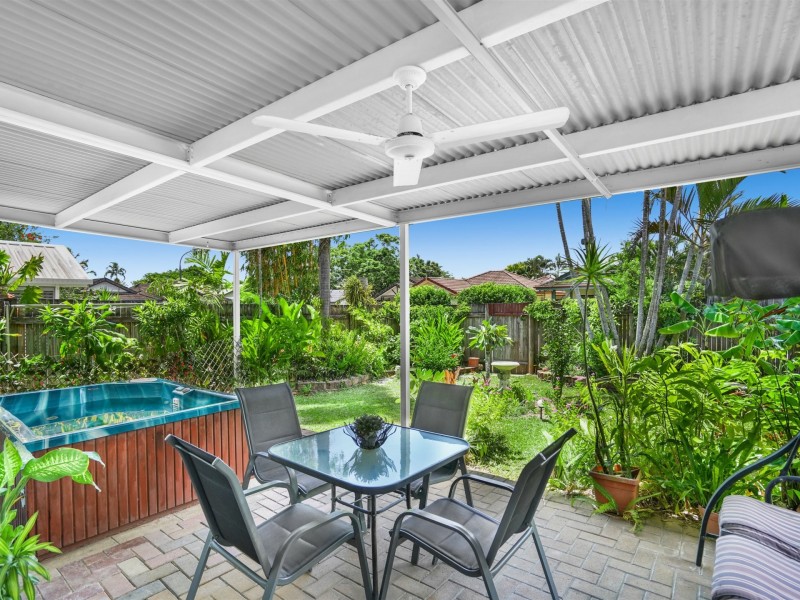 15 Silky Oak Court, Mooroobool QLD 4870