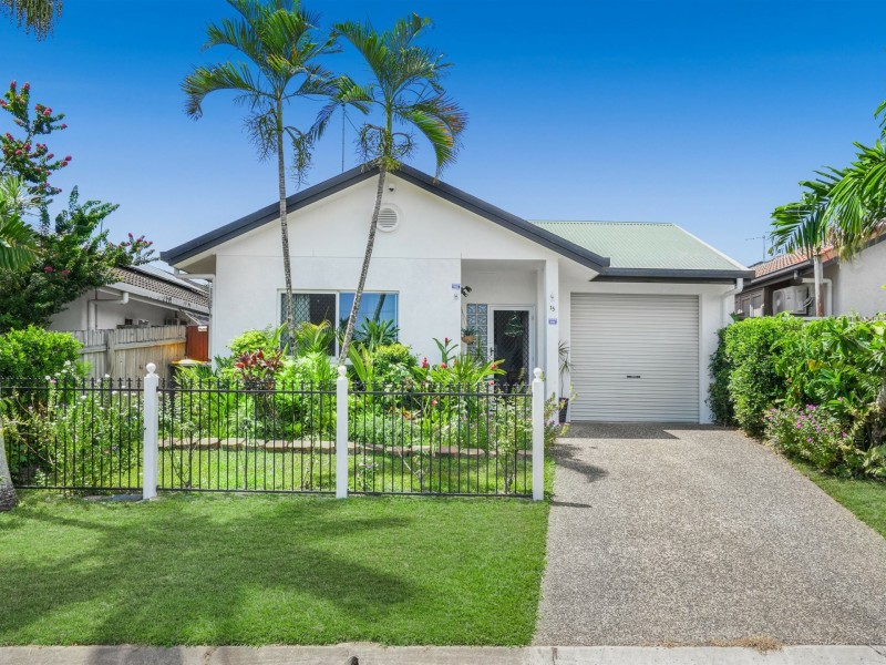 15 Silky Oak Court, Mooroobool QLD 4870