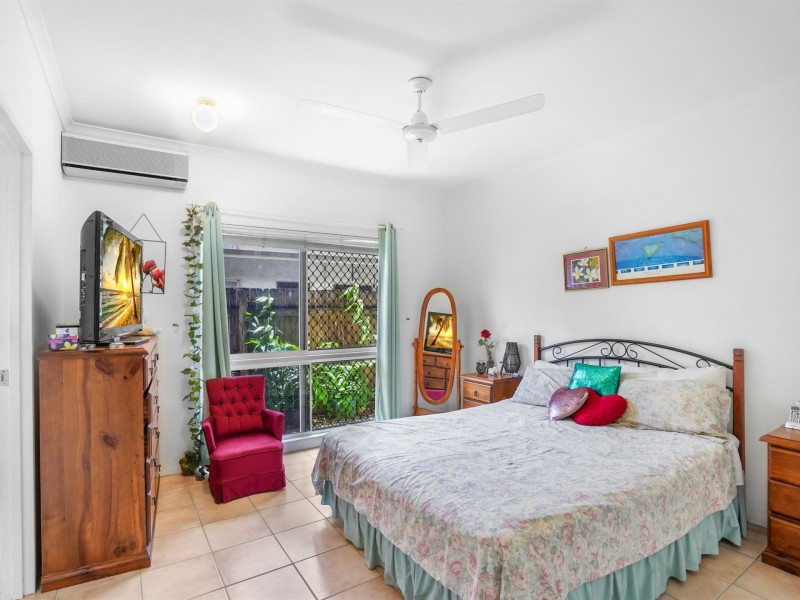 15 Silky Oak Court, Mooroobool QLD 4870
