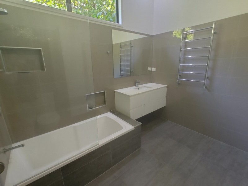 20 Douglas Track, Kamerunga QLD 4870