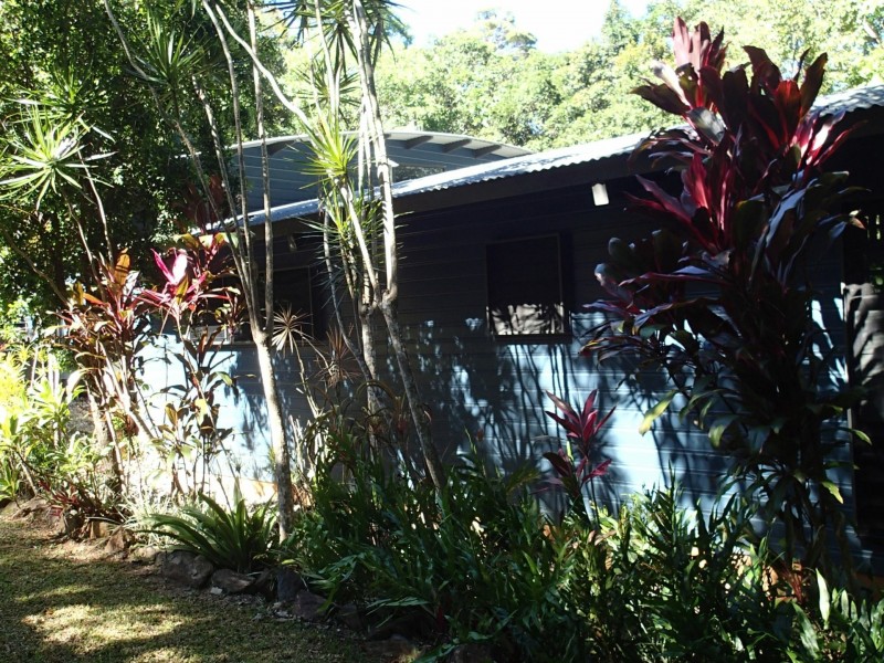 20 Douglas Track, Kamerunga QLD 4870