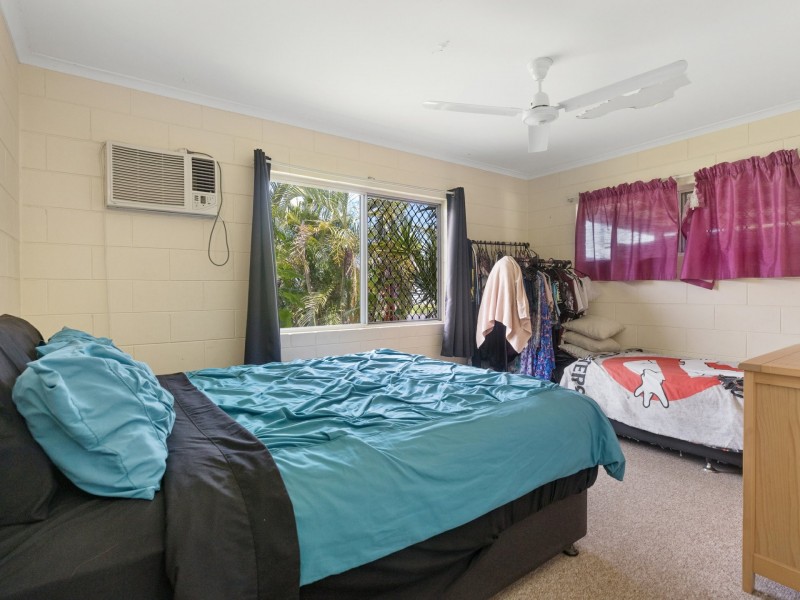 2 Armbrust Street, Manoora QLD 4870