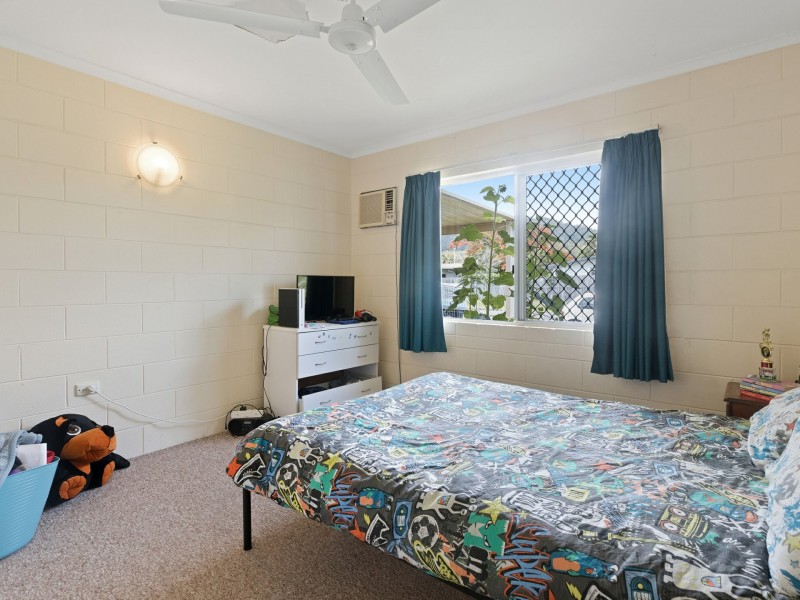 2 Armbrust Street, Manoora QLD 4870