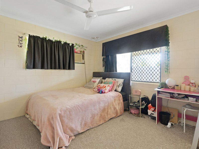 2 Armbrust Street, Manoora QLD 4870