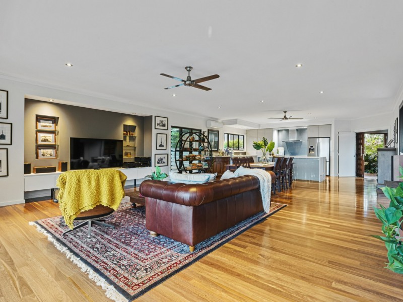 2D Trundle Terrace, Whitfield QLD 4870