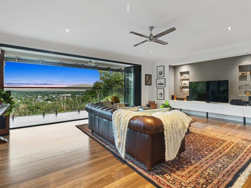 2D Trundle Terrace, Whitfield QLD 4870