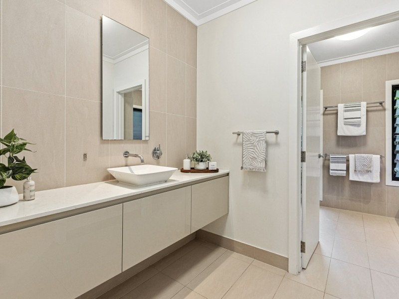 2D Trundle Terrace, Whitfield QLD 4870