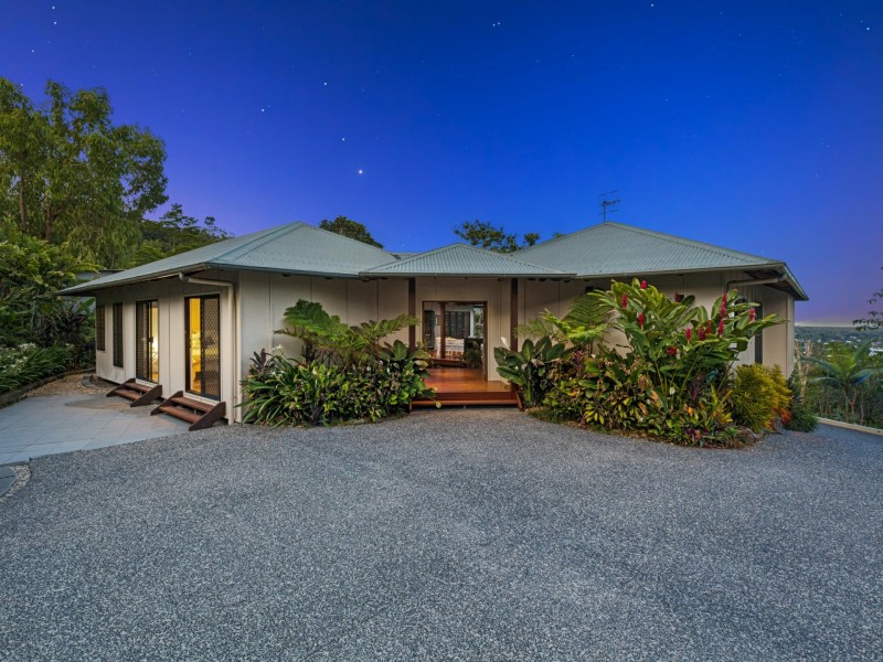 2D Trundle Terrace, Whitfield QLD 4870