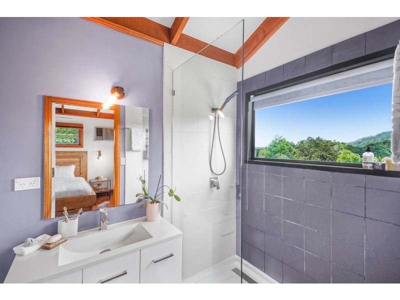 168 Harvey Road, Redlynch QLD 4870