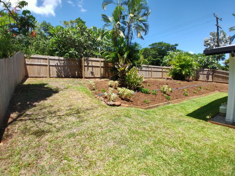 2 Ethel Close, Redlynch QLD 4870