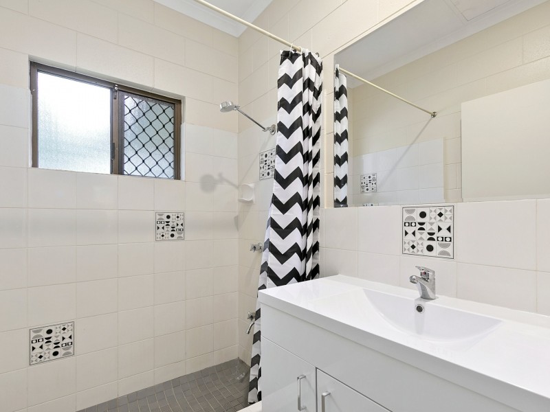 31 McFarlane Drive, Kanimbla QLD 4870