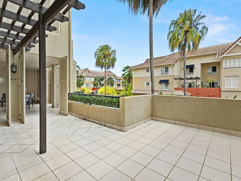 704/2-10 Greenslopes Street, Cairns North QLD 4870