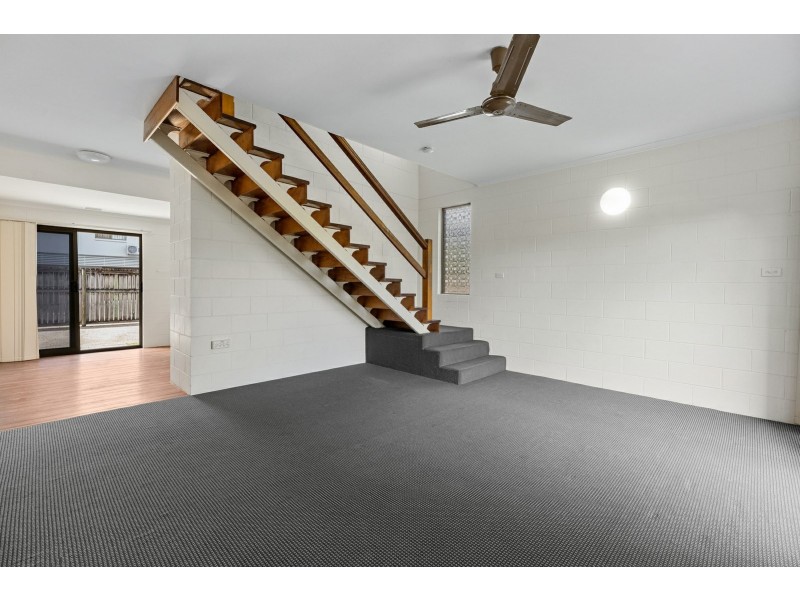 2/112 Windarra Street, Woree QLD 4868