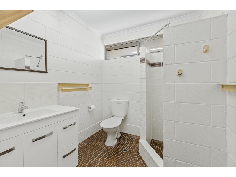 2/112 Windarra Street, Woree QLD 4868