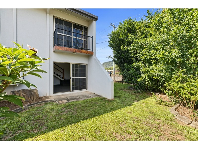 2/112 Windarra Street, Woree QLD 4868