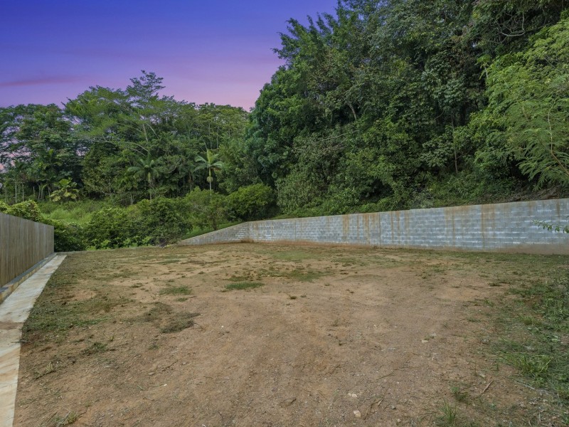 134A Hillview Crescent, Whitfield QLD 4870