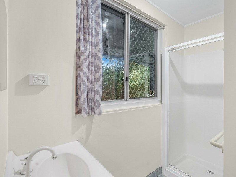 7 Sommerville Crescent, Whitfield QLD 4870