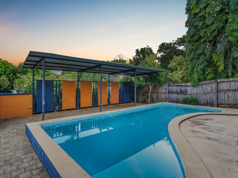 7 Sommerville Crescent, Whitfield QLD 4870