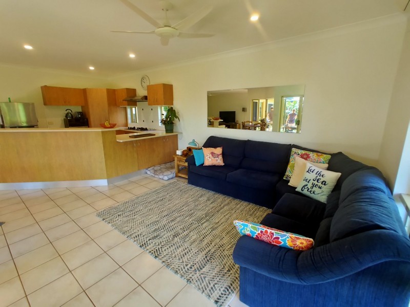 6 Amos Close, Redlynch QLD 4870