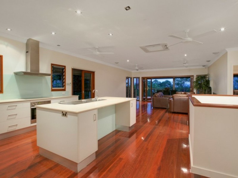 2 Queenly Close, Edge Hill QLD 4870