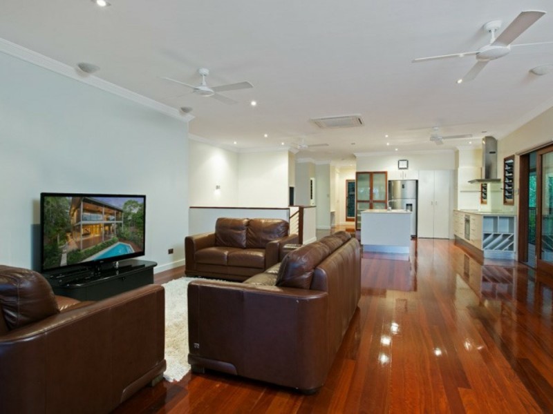 2 Queenly Close, Edge Hill QLD 4870
