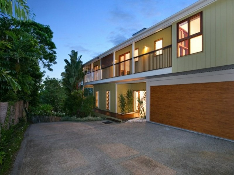 2 Queenly Close, Edge Hill QLD 4870