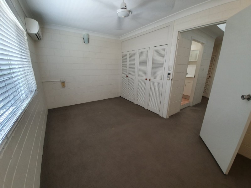 2/10 Crathern Close, Edge Hill QLD 4870