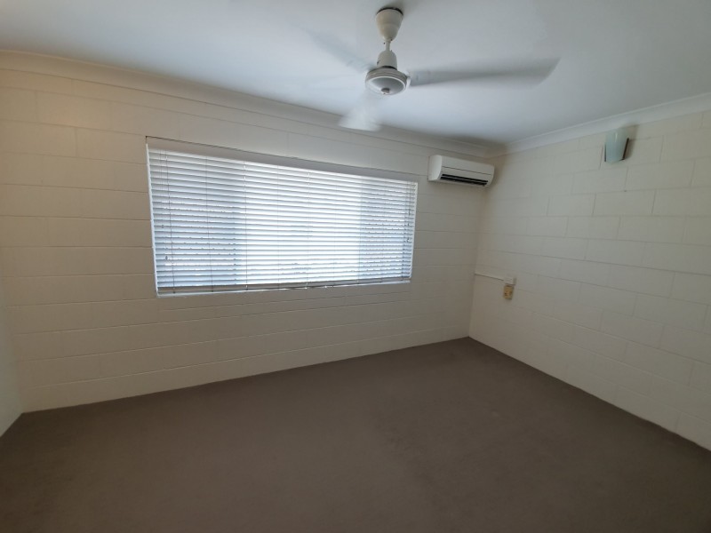2/10 Crathern Close, Edge Hill QLD 4870