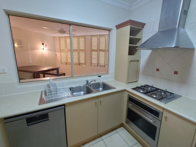 805/2 Greenslopes Street, Cairns North QLD 4870