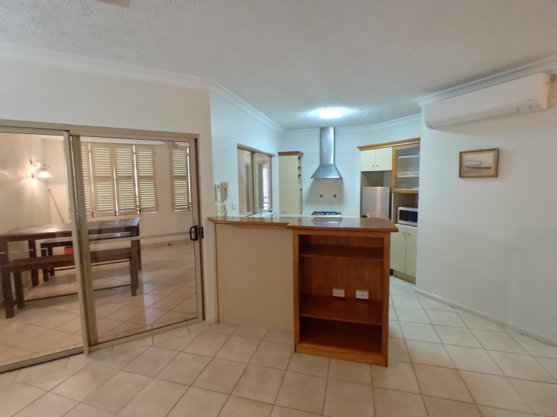 805/2 Greenslopes Street, Cairns North QLD 4870
