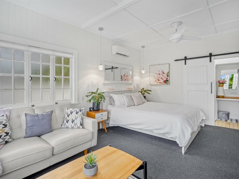 144 Greenslopes Street, Edge Hill QLD 4870