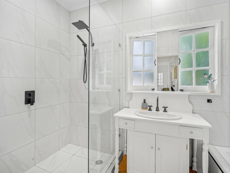 144 Greenslopes Street, Edge Hill QLD 4870