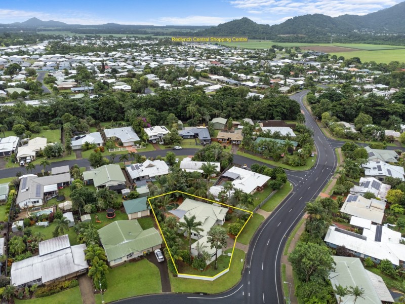 2 Ginger Close, Redlynch QLD 4870