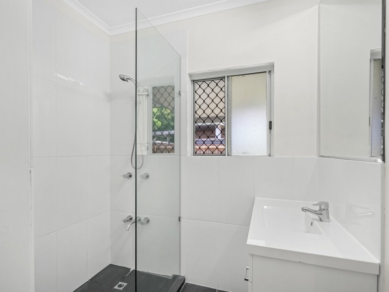30 Dodd Court, Mooroobool QLD 4870