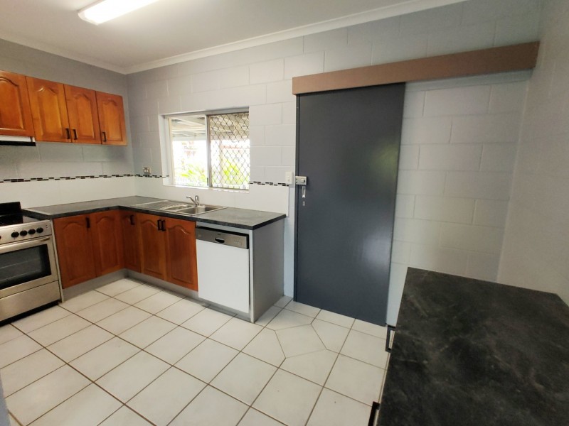 2/4 Deshon Street, Whitfield QLD 4870