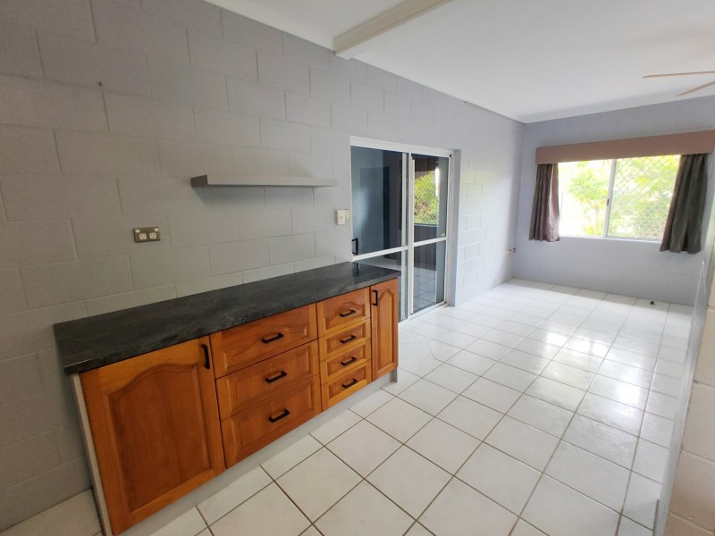 2/4 Deshon Street, Whitfield QLD 4870