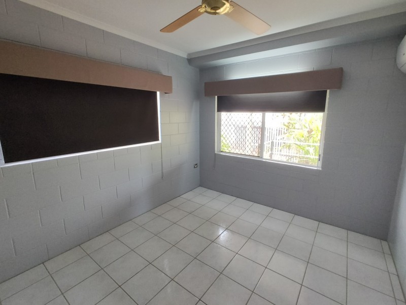 2/4 Deshon Street, Whitfield QLD 4870