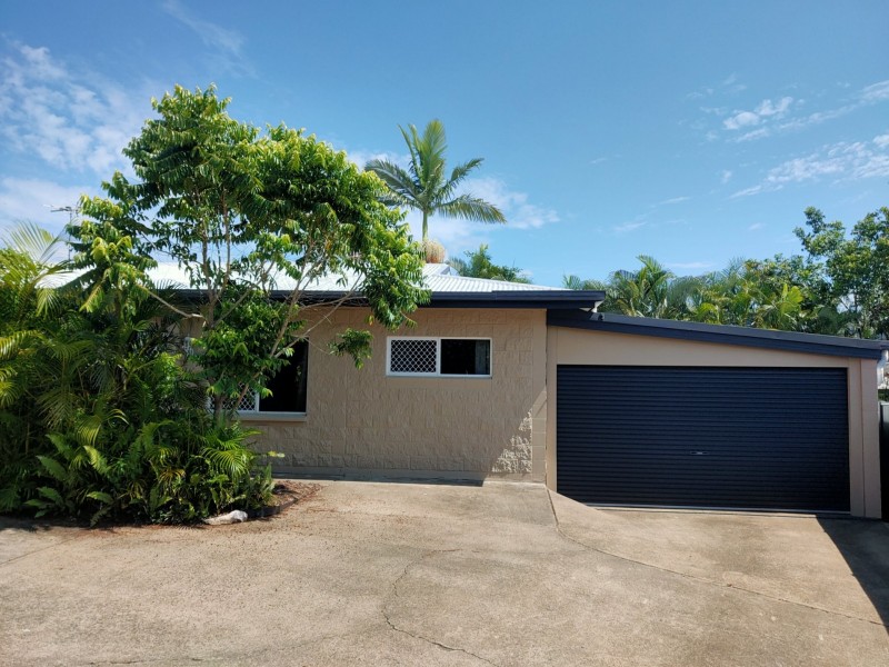 2/4 Deshon Street, Whitfield QLD 4870