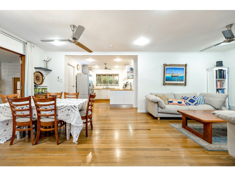 26 Bradford Street, Whitfield QLD 4870