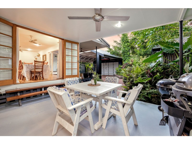 26 Bradford Street, Whitfield QLD 4870
