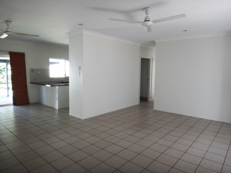 23 Cyprus Drive, Redlynch QLD 4870